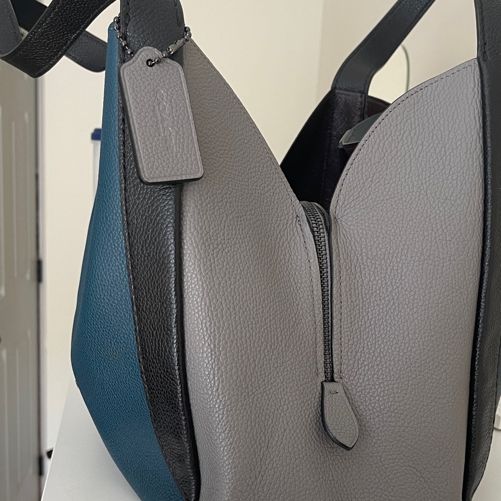 Coach Teal and Black Leather Shoulder Bag - Picture 2 of 6